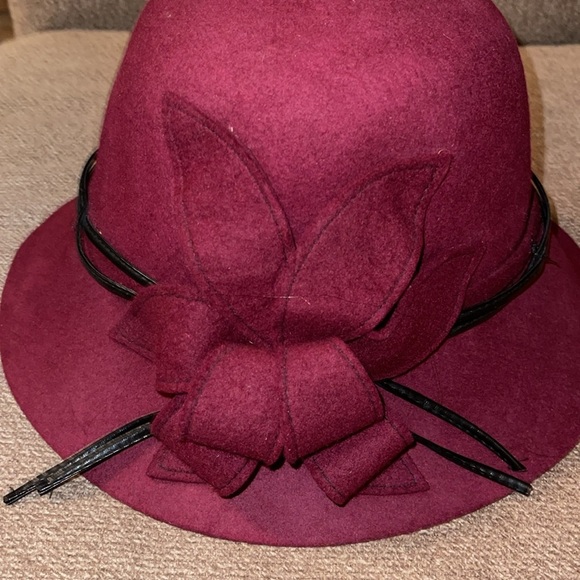 🌹BURGUNDY FLORAL HAT - Picture 3 of 4